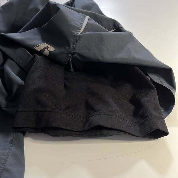 Russell Brand, men’s athletic shorts reflective tape on sides front pockets. MED - Picture 12 of 12